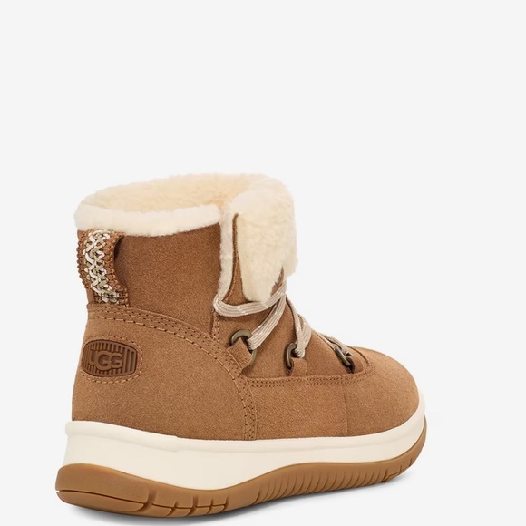 UGG Women’s Lakesider Heritage Lace Waterproof Booties. - Picture 3 of 16